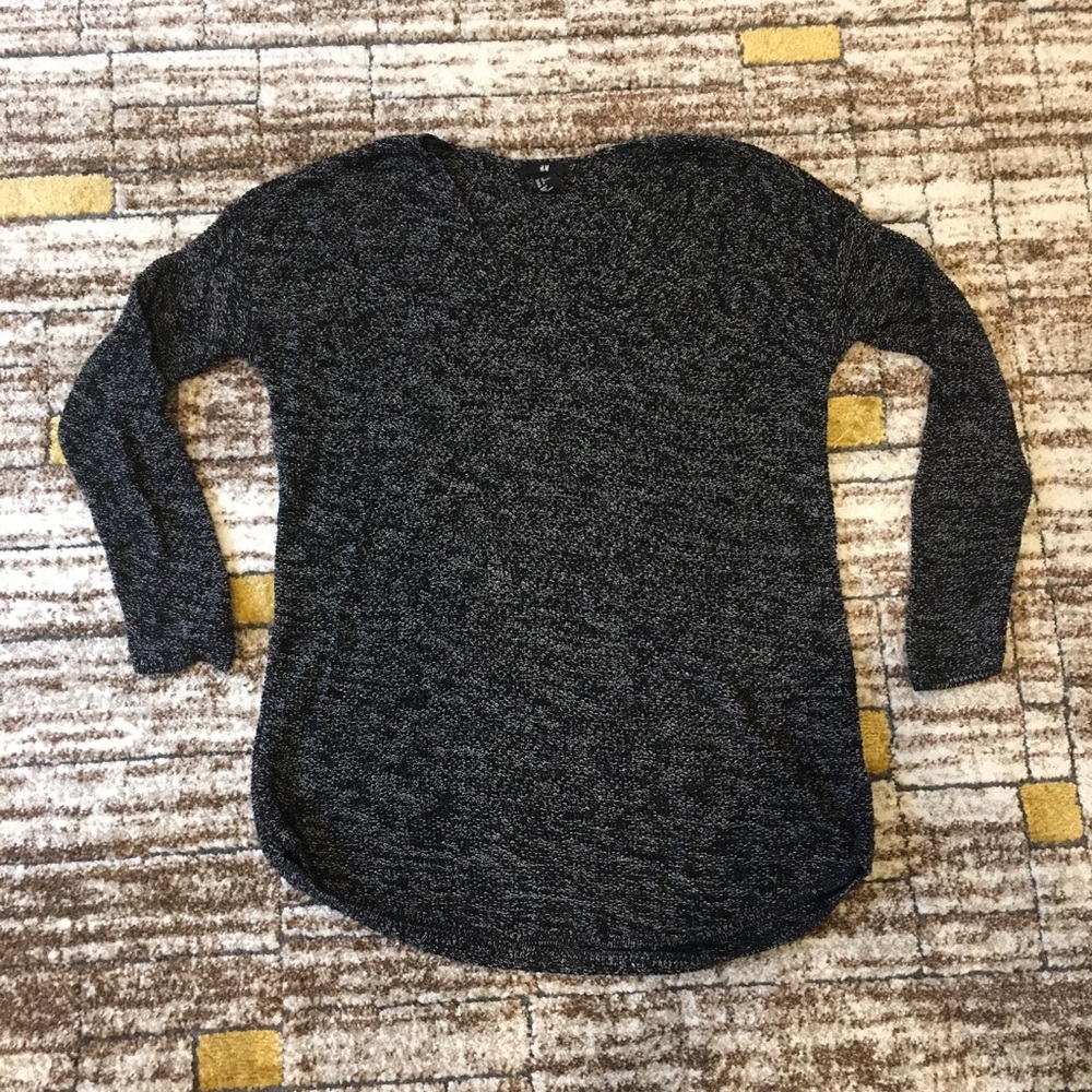 Black and White H&M Sweater